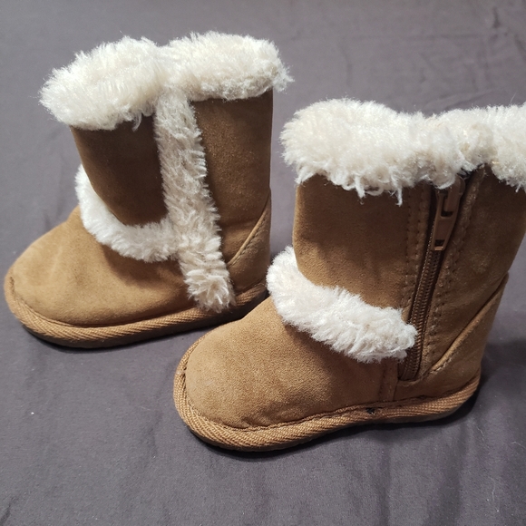Ugg Style Booties Fur Lined Zip Up Tan Soft Hard Soled Size 2 Boots Teeny Toes - Picture 2 of 3
